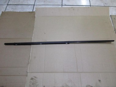 Молдинг стекла двери MERCEDES-BENZ E-класс W210/S210 (1995 - 1999) — Разборка Мерседес