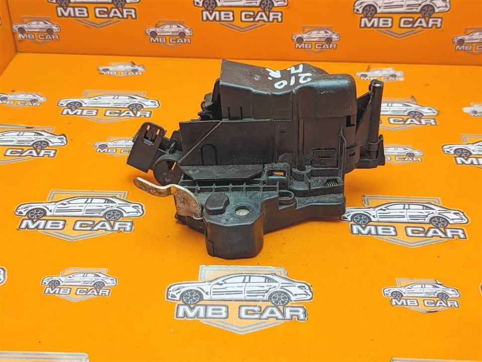 Замок двери передней правой MERCEDES-BENZ E-класс W210/S210 (1995 - 1999) фото 1 — Разборка Мерседес