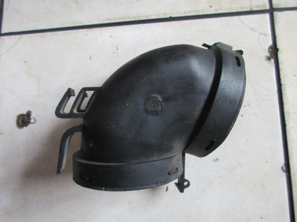 Патрубок воздушный MERCEDES-BENZ E-класс W210/S210 (1995 - 1999) фото 1 — Разборка Мерседес