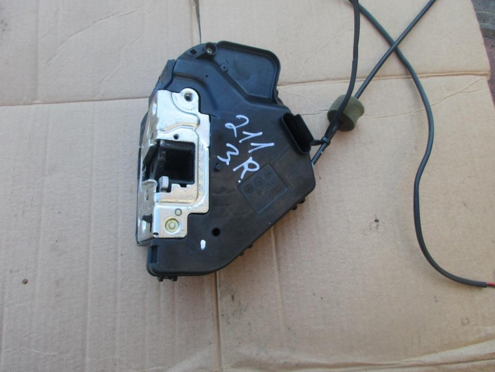 Замок двери задней правой MERCEDES-BENZ E-класс W211/S211 (2002 - 2006) фото 1 — Разборка Мерседес