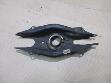 Рычаг задней стойки (лодка) MERCEDES-BENZ C-класс W205/S205/C205/A205 (2014 - 2018) — Разборка Мерседес