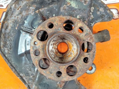 Кулак поворотный передний левый MERCEDES-BENZ B-класс W245 (2005 - 2009) &mdash; Разборка Мерседес