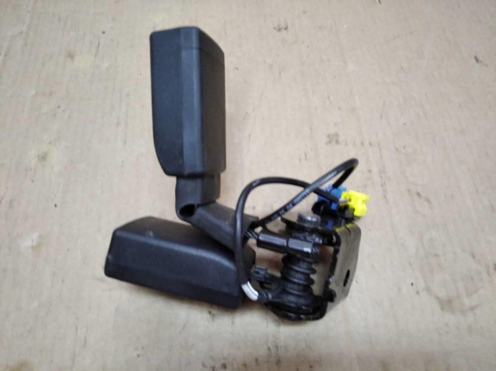 Замок ремня безопасности MERCEDES-BENZ CLA-класс C117/X117 (2013 - 2016) фото 1 — Разборка Мерседес