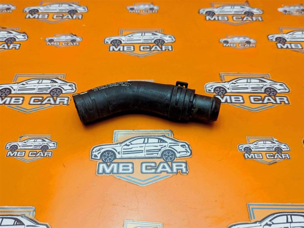 Патрубок ОЖ MERCEDES-BENZ A-класс W176 (2012 - 2015) фото 1 — Разборка Мерседес