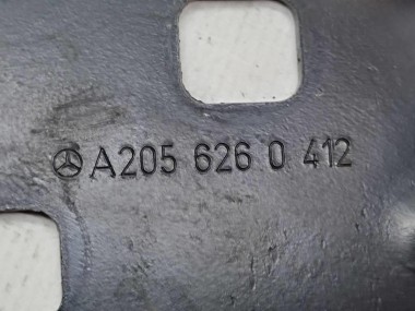 Кронштейн радиатора MERCEDES-BENZ C-класс W205/S205/C205/A205 (2014 - 2018) — Разборка Мерседес