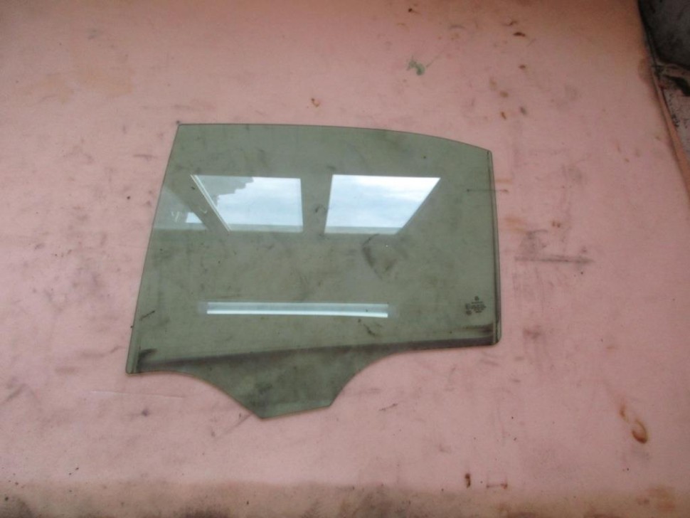 Стекло заднее левое MERCEDES-BENZ C-класс W204/S204 (2006 - 2011) фото 1 — Разборка Мерседес