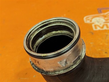 Патрубок интеркулера MERCEDES-BENZ M-класс W164 (2005 - 2008) — Разборка Мерседес