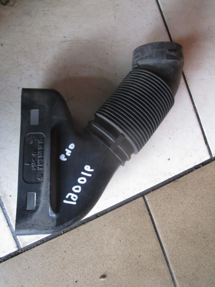 Патрубок воздушный MERCEDES-BENZ A-класс W169 рестайлинг (2008 - 2012) фото 1 — Разборка Мерседес