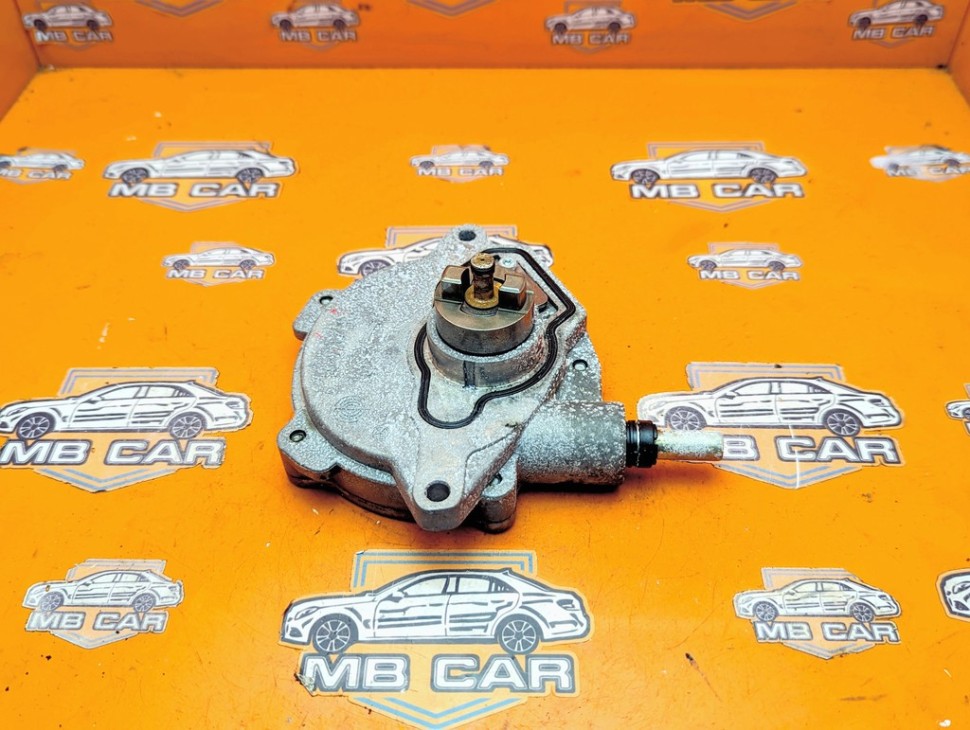 Насос вакуумный MERCEDES-BENZ C-класс W203/S203/CL203 (2000 - 2004) фото 1 — Разборка Мерседес