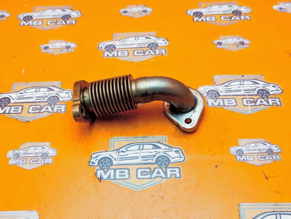 Трубка рециркуляции ОГ MERCEDES-BENZ C-класс W204/S204/С204 рестайлинг (2011 - 2015) фото 1 — Разборка Мерседес