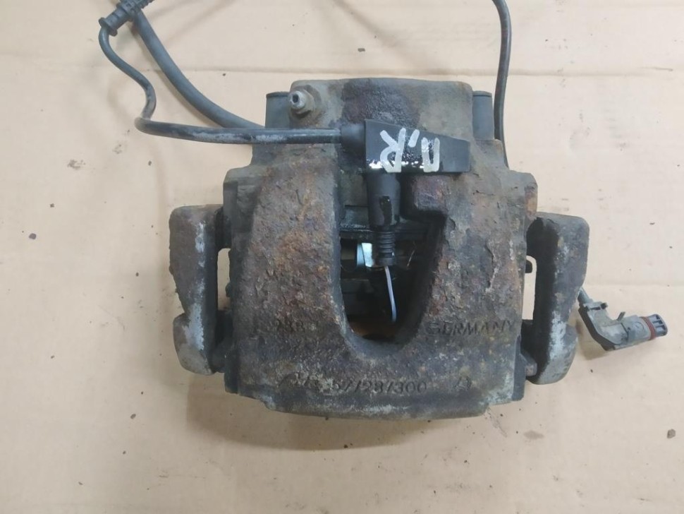 Суппорт передний правый MERCEDES-BENZ E-класс W210/S210 рестайлинг (1999 - 2003) фото 1 — Разборка Мерседес