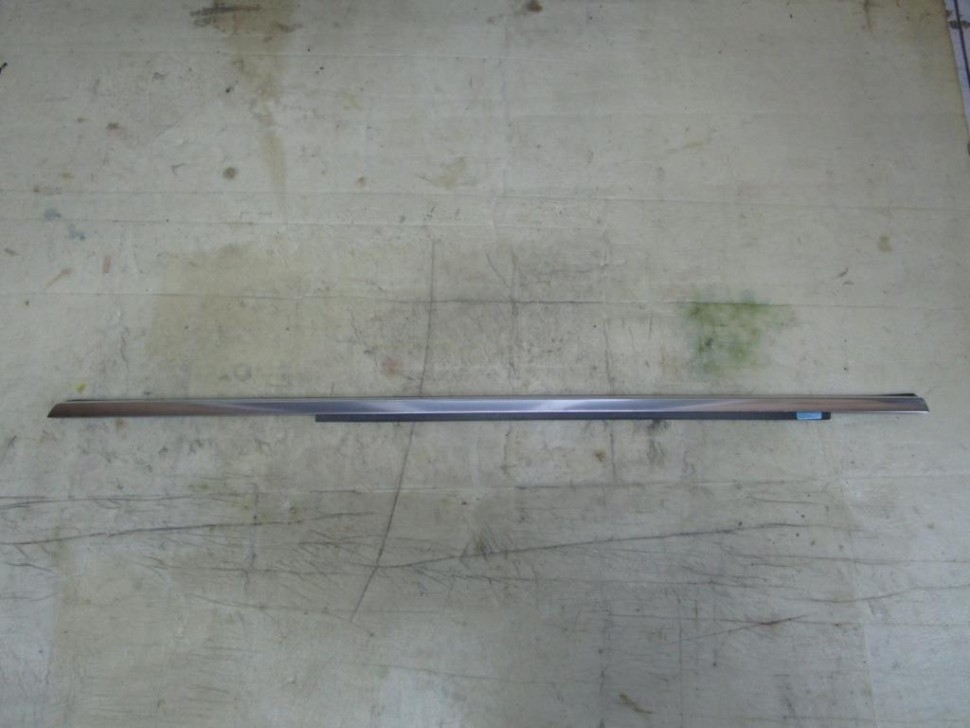 Молдинг стекла двери MERCEDES-BENZ CLS-класс C218/X218 рестайлинг (2014 - 2017) фото 1 — Разборка Мерседес