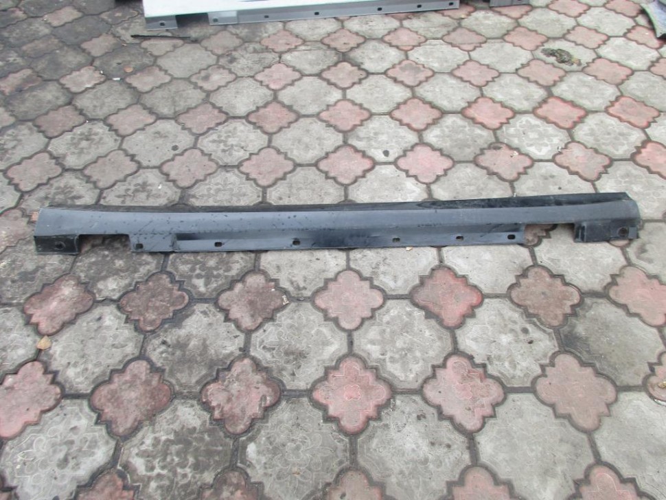 Порог пластиковый правый MERCEDES-BENZ C-класс W204/S204 (2006 - 2011) фото 1 &mdash; Разборка Мерседес