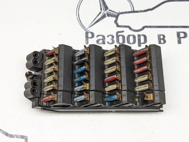 Блок предохранителей MERCEDES-BENZ W124 W124/S124/C124/A124 (1984 - 1993) — Разборка Мерседес