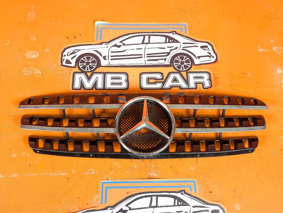 Решетка радиатора MERCEDES-BENZ M-класс W163 рестайлинг (2001 - 2005) фото 1 &mdash; Разборка Мерседес