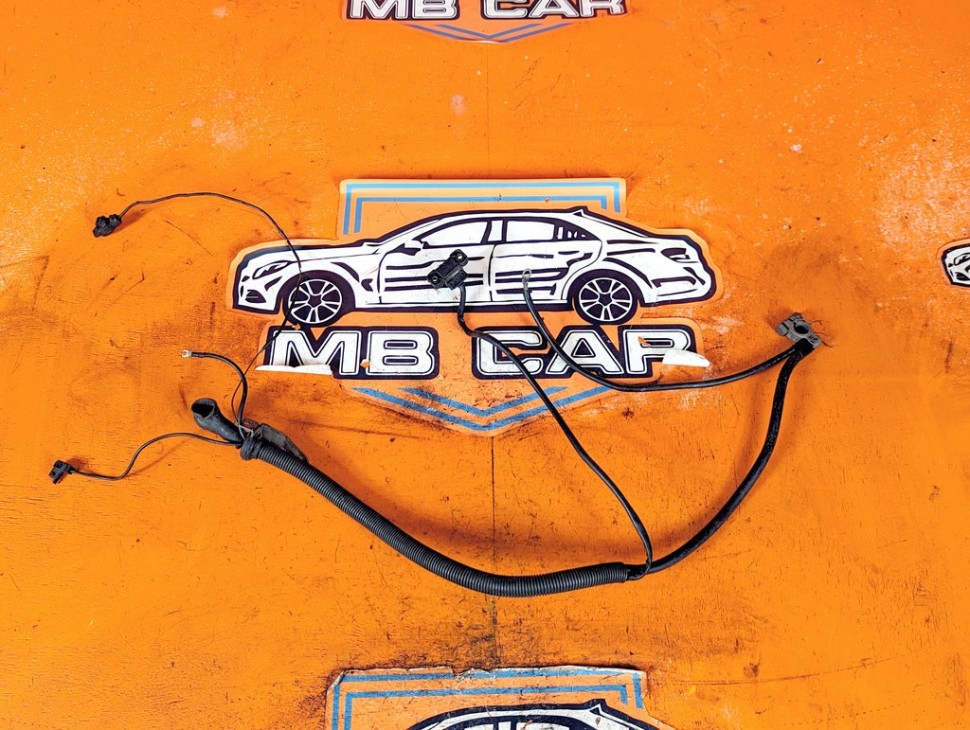 Провод стартера MERCEDES-BENZ E-класс W124/S124/C124/A124 (1984 - 1997) фото 1 &mdash; Разборка Мерседес