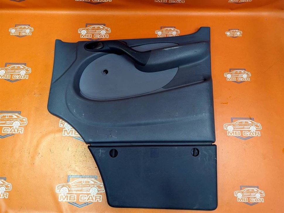 Карта двери передняя правая MERCEDES-BENZ Sprinter W901-905 (1995 - 2006) фото 1 &mdash; Разборка Мерседес