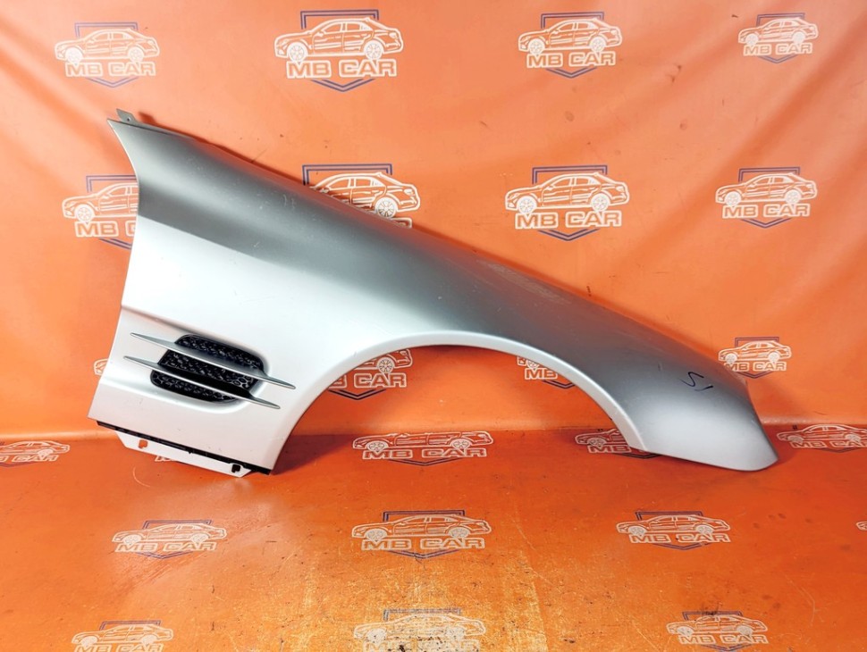 Крыло переднее правое MERCEDES-BENZ SL-класс R230 (2001 - 2006) фото 1 &mdash; Разборка Мерседес