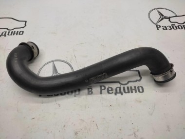 Патрубок радиатора MERCEDES-BENZ CLS-класс C219 (2004 - 2008) — Разборка Мерседес