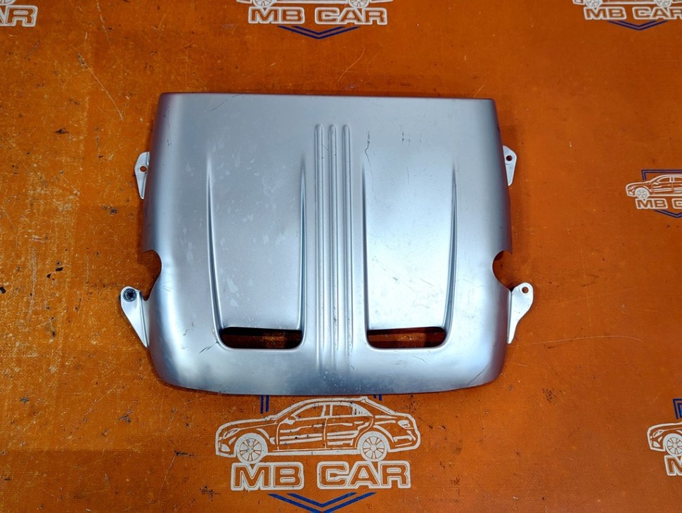 Крышка двигателя декоративная MERCEDES-BENZ C-класс AMG W205/S205/C205/A205 (2014 - 2018) фото 1 — Разборка Мерседес