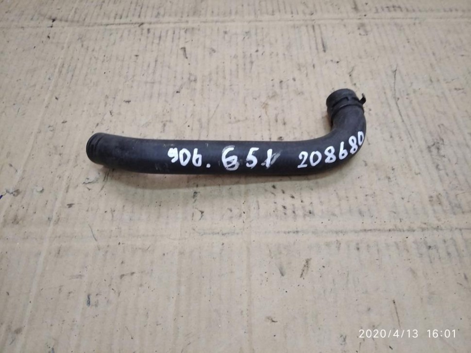 Патрубок ОЖ MERCEDES-BENZ Sprinter W906 (2006 - 2019) фото 1 — Разборка Мерседес