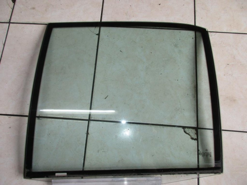 Стекло заднее левое MERCEDES-BENZ S-класс W140 (1991 - 1998) фото 1 &mdash; Разборка Мерседес