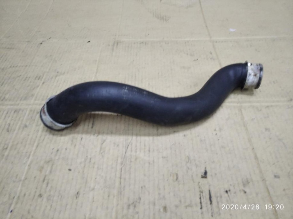 Патрубок радиатора MERCEDES-BENZ E-класс W212/S212/C207/A207 (2009 - 2013) фото 1 — Разборка Мерседес