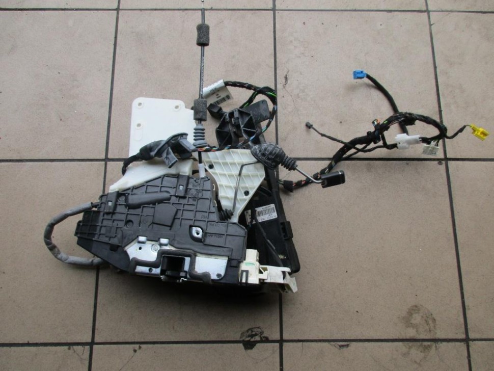 Замок двери передней правой MERCEDES-BENZ S-класс W221 (2005 - 2009) фото 1 — Разборка Мерседес