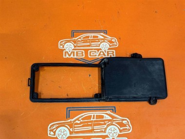 Крышка блока предохранителей MERCEDES-BENZ CLK-класс C208/W208 рестайлинг (1999 - 2003) — Разборка Мерседес