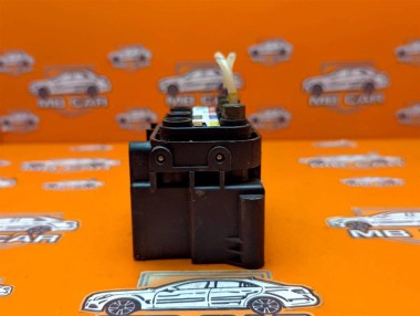 Блок клапанов пневмоподвески MERCEDES-BENZ S-класс W222/C217/A217 (2013 - 2017) — Разборка Мерседес