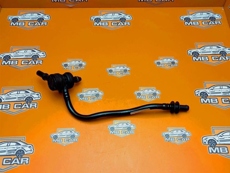 Трубка вентиляции картерных газов MERCEDES-BENZ C-класс W204/S204 (2006 - 2011) фото 1 — Разборка Мерседес