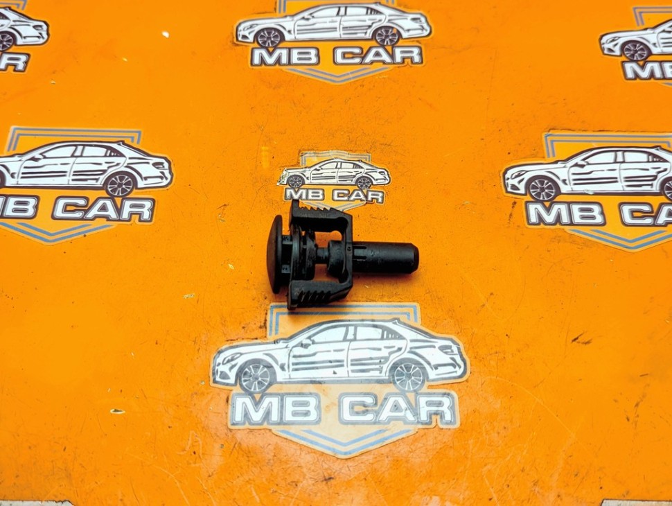 Клипса радиатора MERCEDES-BENZ C-класс W203/S203/CL203 (2000 - 2004) фото 1 &mdash; Разборка Мерседес