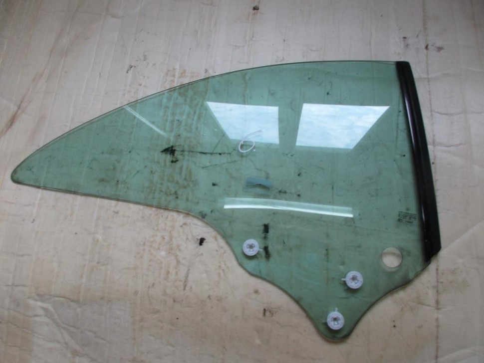 Стекло заднее правое MERCEDES-BENZ CLK-класс C209/W209 рестайлинг (2005 - 2010) фото 1 — Разборка Мерседес