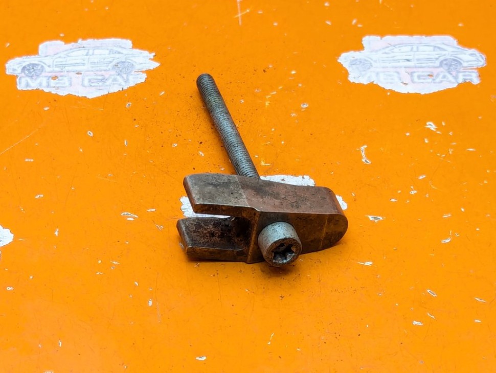 Кронштейн крепления форсунок MERCEDES-BENZ M-класс W163 рестайлинг (2001 - 2005) фото 1 &mdash; Разборка Мерседес