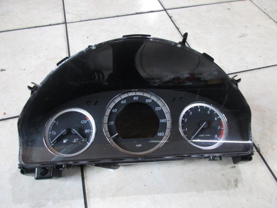 Щиток приборов MERCEDES-BENZ C-класс W204/S204 (2006 - 2011) фото 1 — Разборка Мерседес