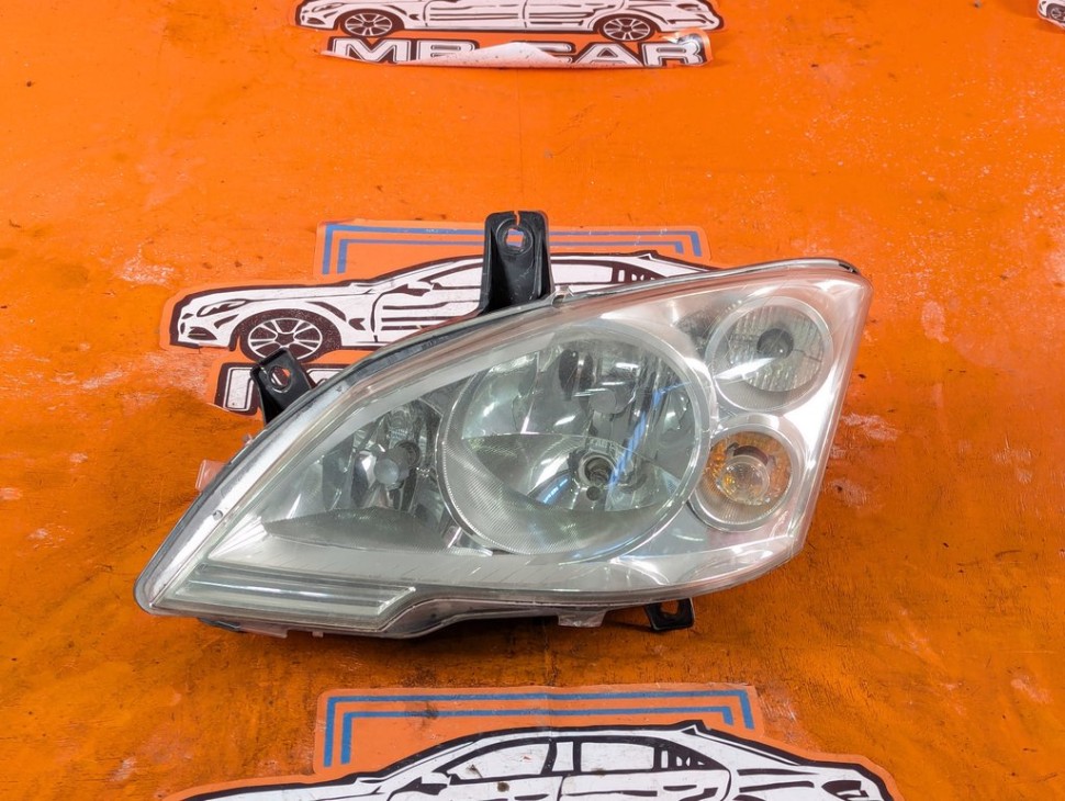 Фара левая MERCEDES-BENZ Vito W639 рестайлинг (2010 - 2014) фото 1 &mdash; Разборка Мерседес