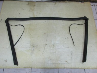 Уплотнитель стекла MERCEDES-BENZ CLK-класс C208/A208 (1997 - 2000) — Разборка Мерседес