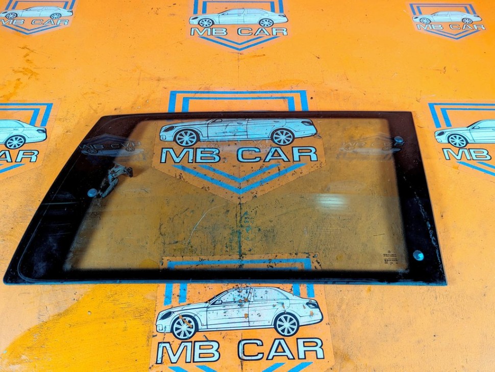 Стекло боковое MERCEDES-BENZ V-класс W638/W639 (1996 - 2003) V 220 2.1 D AT (122 л.с.) фото 1 &mdash; Разборка Мерседес
