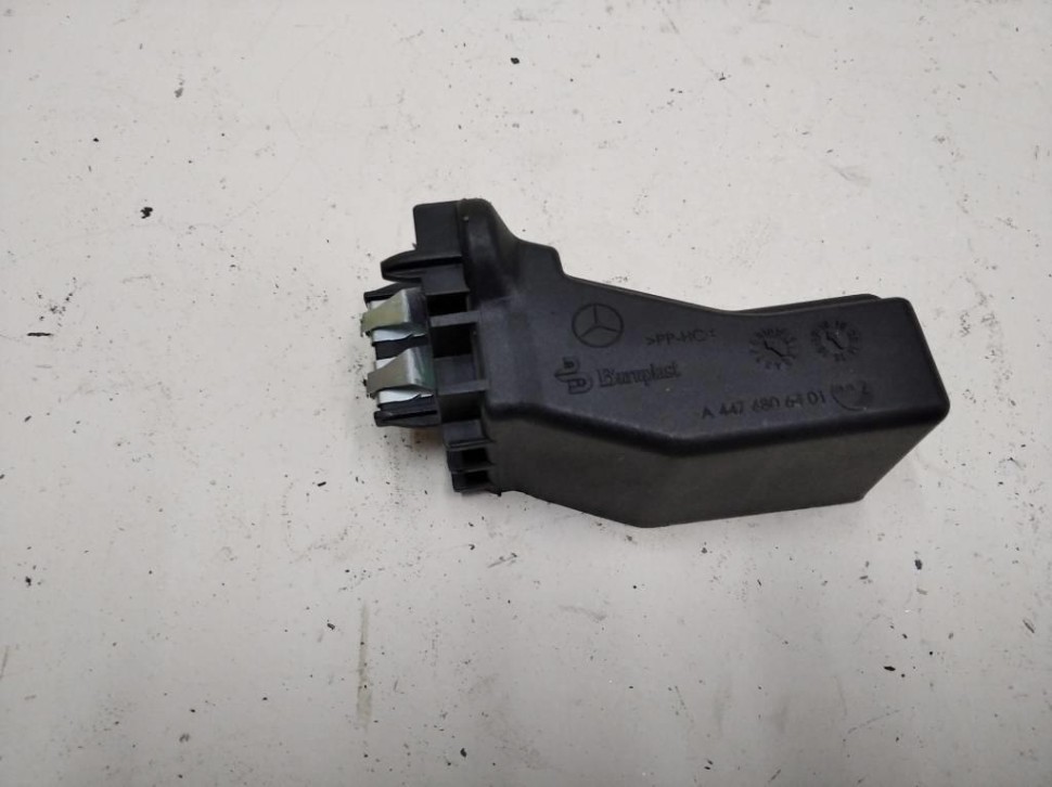 Кронштейн MERCEDES-BENZ V-класс W447 (2014 - 2025) фото 1 — Разборка Мерседес