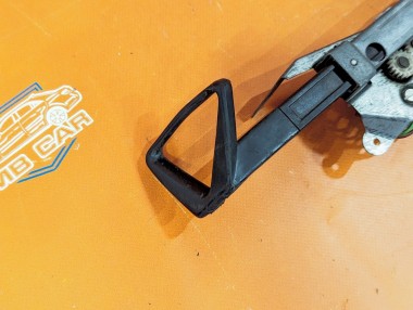 Подаватель ремня MERCEDES-BENZ E-класс W124/S124/C124/A124 (1984 - 1997) — Разборка Мерседес