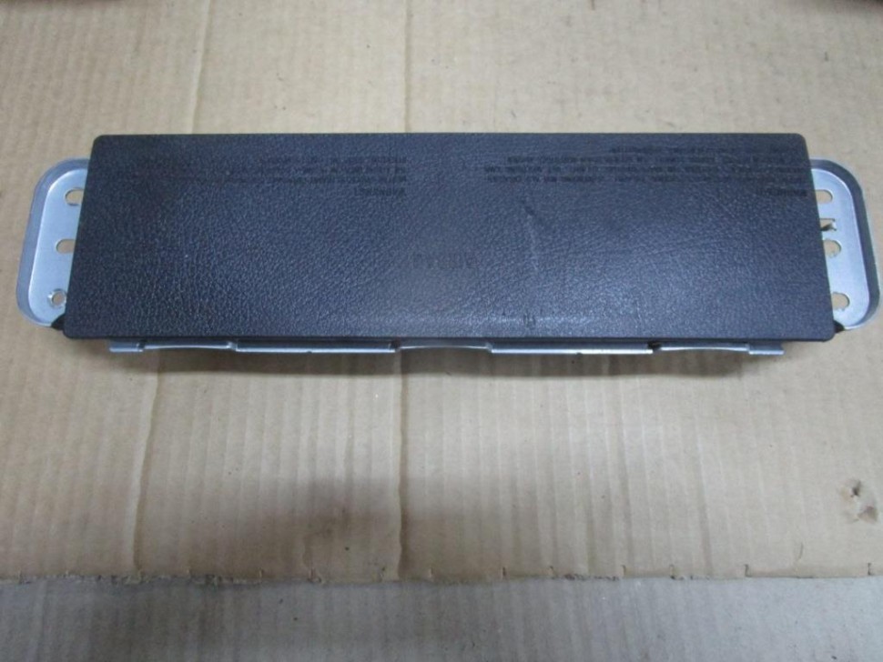 Подушка безопасности коленная MERCEDES-BENZ A-класс AMG W177 (2019 - 2023) фото 1 — Разборка Мерседес