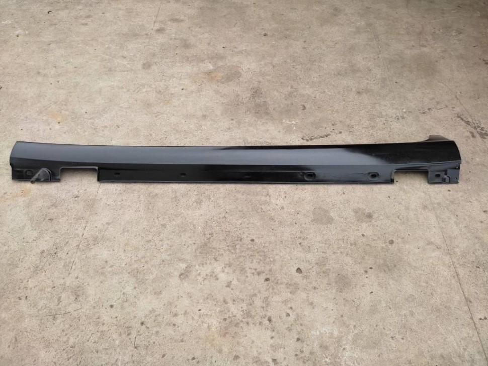 Порог пластиковый левый MERCEDES-BENZ CLS-класс C218/X218 (2010 - 2014) фото 1 — Разборка Мерседес