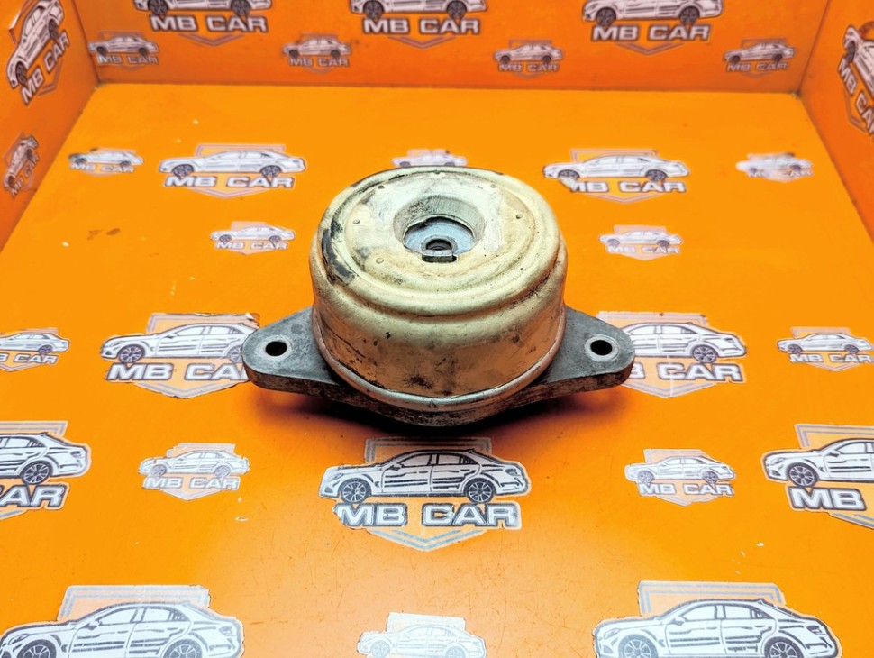 Опора двигателя MERCEDES-BENZ C-класс W204/S204 (2006 - 2011) фото 1 &mdash; Разборка Мерседес