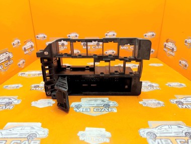 Корпус блока предохранителей MERCEDES-BENZ C-класс W202/S202 (1993 - 1997) &mdash; Разборка Мерседес