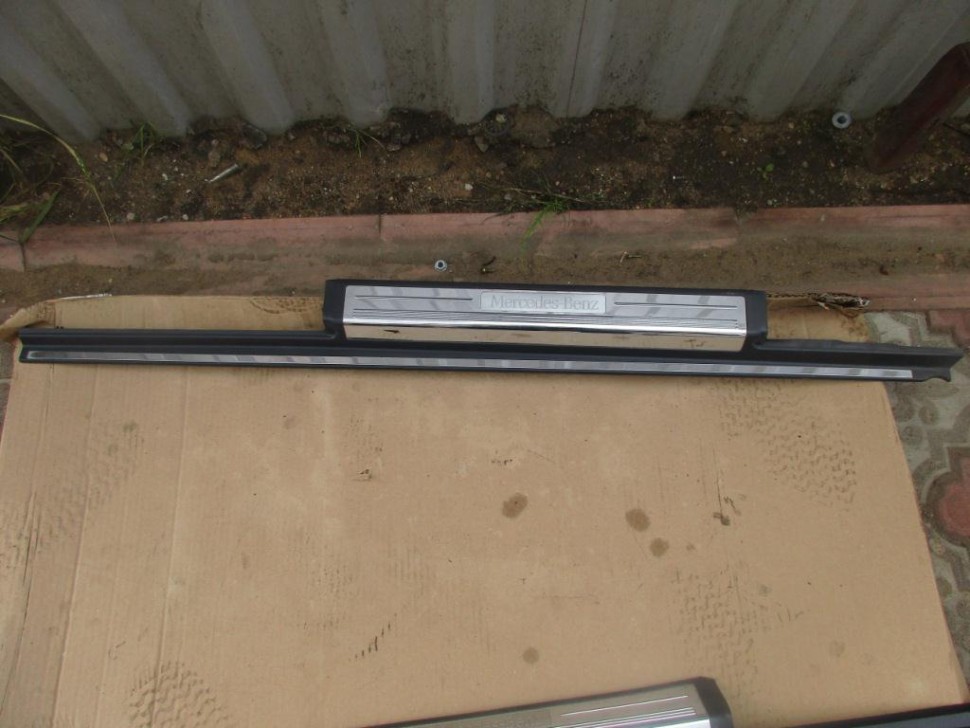 Накладка порога внутренняя MERCEDES-BENZ S-класс W220 рестайлинг (2002 - 2005) фото 1 — Разборка Мерседес