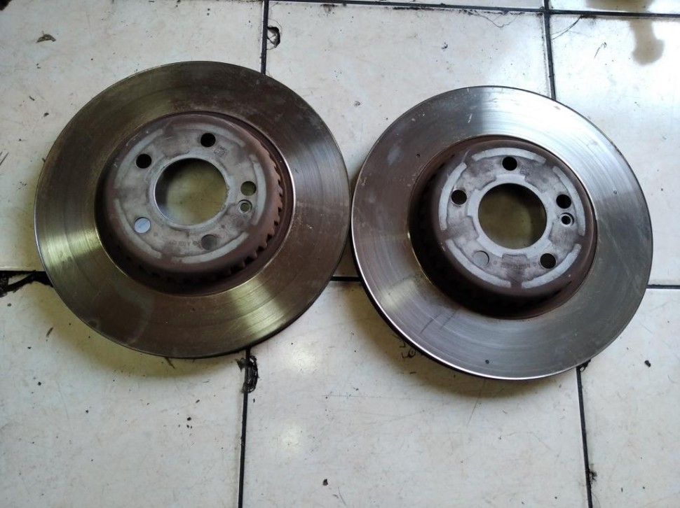 Диски тормозные зад MERCEDES-BENZ GLC-класс X253 (2015 - 2019) фото 1 — Разборка Мерседес