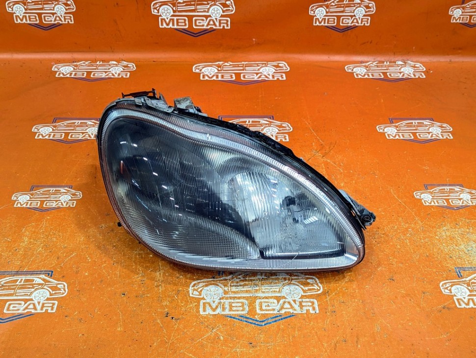 Фара правая MERCEDES-BENZ S-класс W220 (1998 - 2005) фото 1 &mdash; Разборка Мерседес