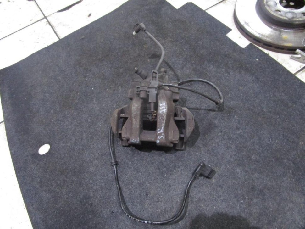 Суппорт задний правый MERCEDES-BENZ E-класс W212/S212/C207/A207 (2009 - 2013) фото 1 — Разборка Мерседес