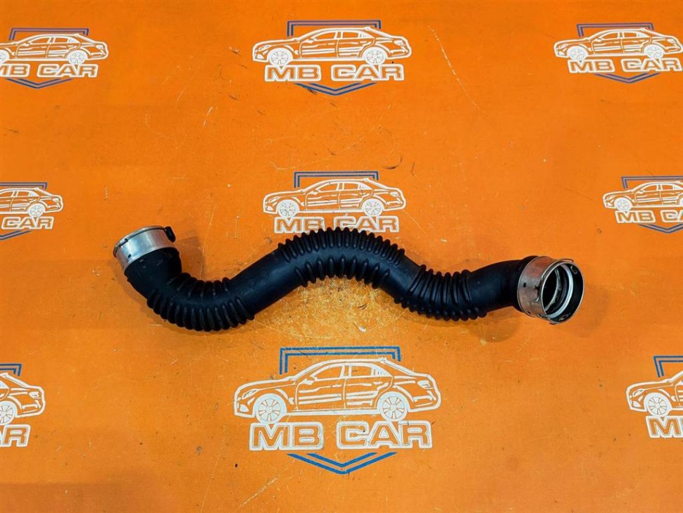 Патрубок интеркулера MERCEDES-BENZ A-класс W176 (2012 - 2015) фото 1 — Разборка Мерседес