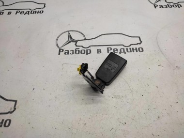 Замок ремня безопасности MERCEDES-BENZ E-класс W212/S212/C207/A207 (2009 - 2013) — Разборка Мерседес